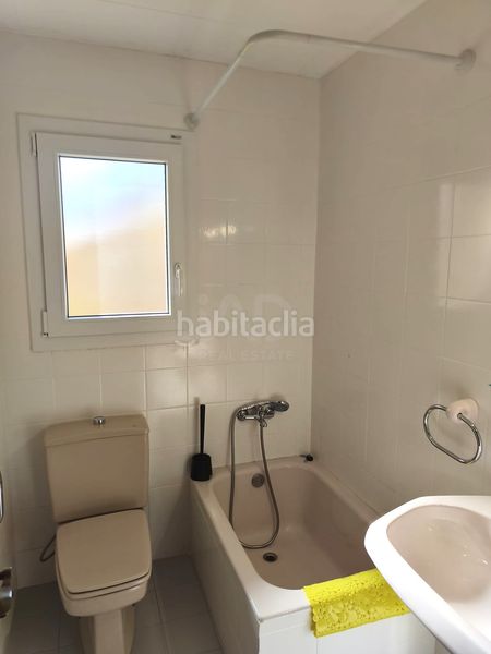 Foto 0d3ec249-dd80-4ace-817b-666b5a12a4cc. Casa amb calefacció aparcament piscina a Nou Vendrell Vendrell (El)