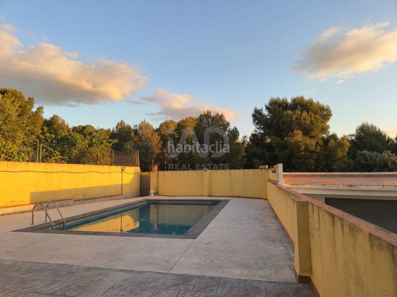 Foto 572345de-a46e-4931-bb48-98d2cb3283a9. Casa amb calefacció aparcament piscina a Nou Vendrell Vendrell (El)