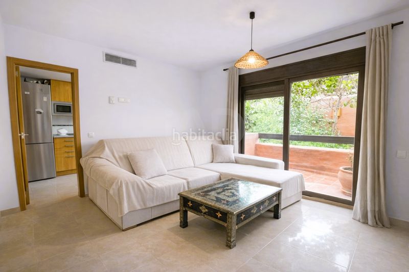 Foto 4f7f134d-7f94-4ae1-988d-0d4fb20cda84. Pis amb aparcament piscina a Zona de Punta Plata Estepona