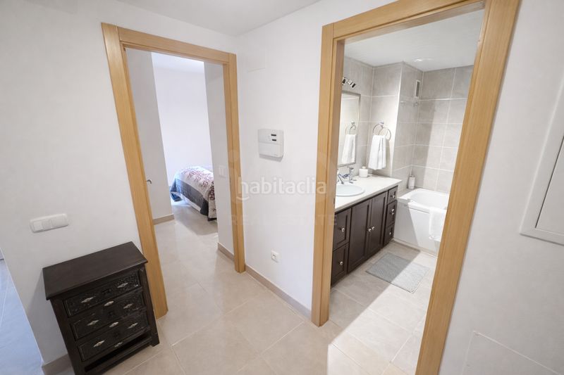 Foto 897b2801-ca5d-4ce8-873f-4a6c953687bd. Pis amb aparcament piscina a Zona de Punta Plata Estepona