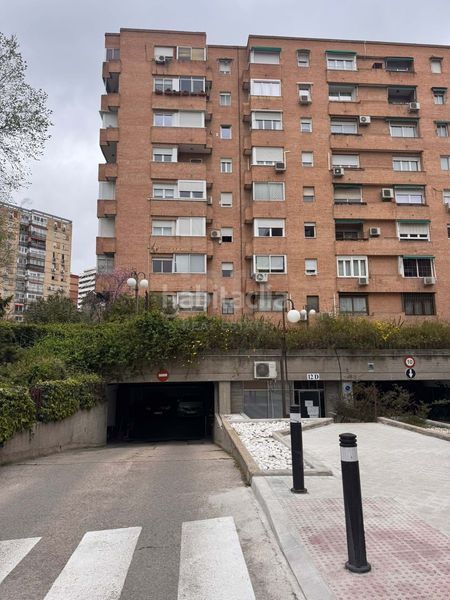 Foto 8c36d95b-4f37-415d-a1e4-892fd5099ead. Aparcament cotxe a Estrella Madrid