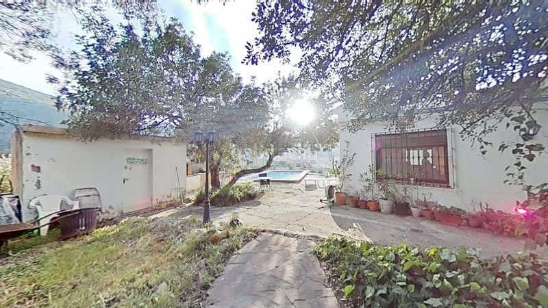 Foto d2f2a98d-092a-4298-b3ab-faf2bc04b6a6. Casa amb calefacció piscina a Eslida