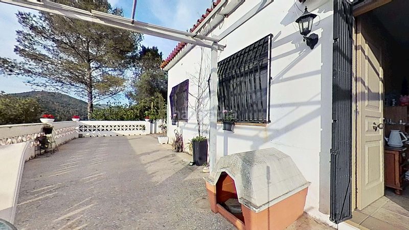 Foto e069c938-d090-451c-823a-b79dab141dec. Casa amb calefacció piscina a Eslida