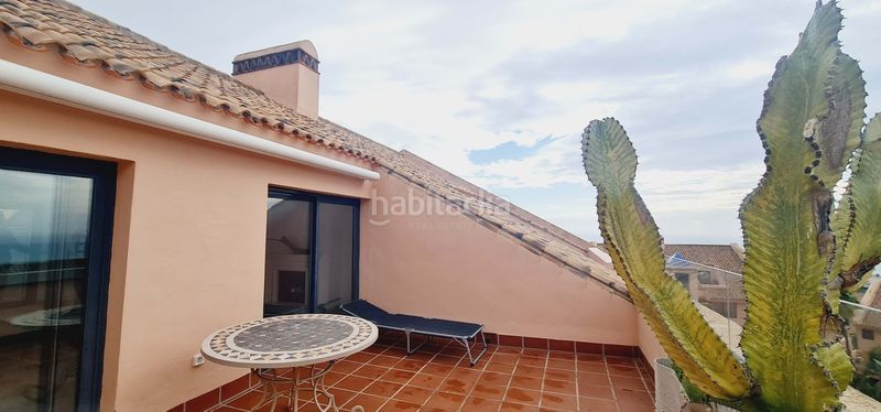 Foto 5c090559-508f-41a1-ab99-0139c279387f. Dúplex amb calefacció aparcament piscina a Calahonda Mijas