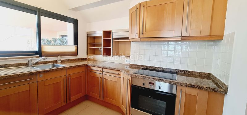 Foto 71d20d29-be2d-408b-9035-75c8b897e6fb. Dúplex amb calefacció aparcament piscina a Calahonda Mijas