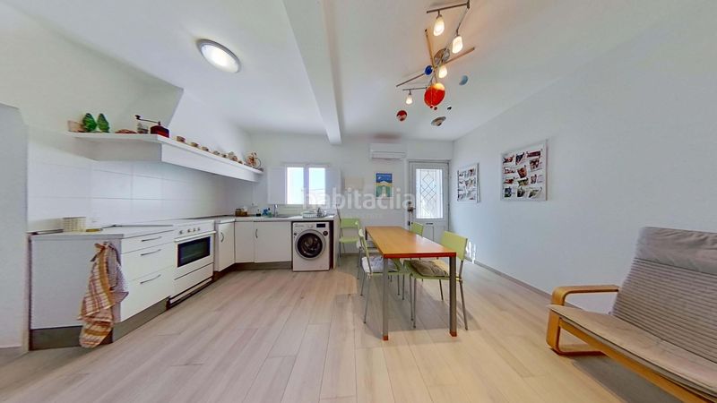 Foto 18811e09-2806-44af-8dbc-982c41b34a23. Casa amb aparcament a Camarles