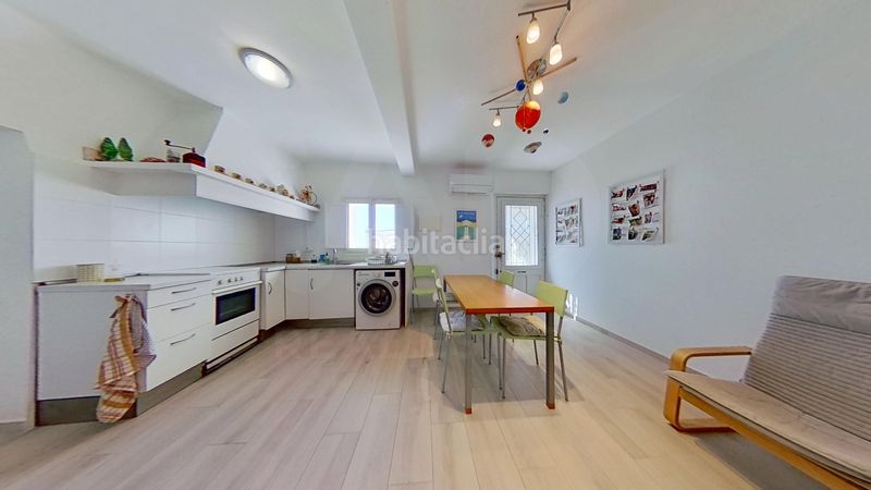 Foto 3cc65386-61f5-44fe-ad77-80858e02c84f. Casa amb aparcament a Camarles
