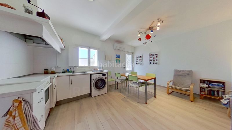 Foto 94f5b8ba-76d1-4c13-8682-3b0a5ee93443. Casa amb aparcament a Camarles
