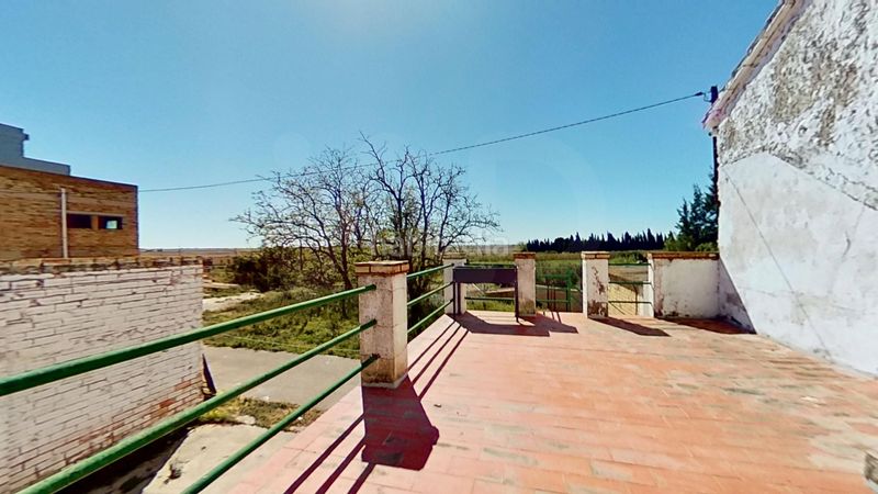 Foto ac0ea25a-e50e-45aa-9b72-006e740501e4. Casa amb aparcament a Camarles