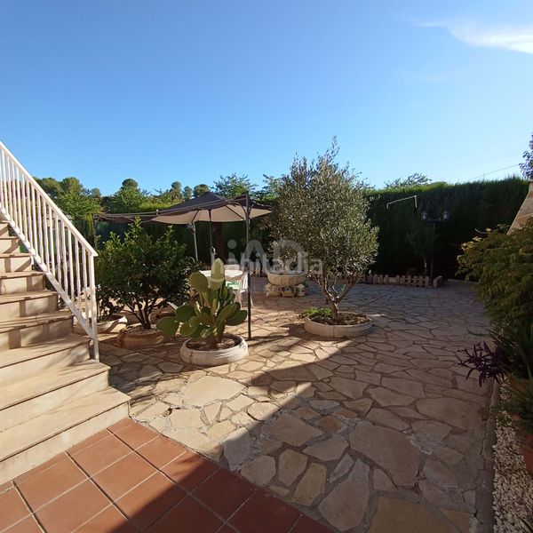 Foto 33bba47d-63d0-4be3-aeef-6cfb9f09a805. Casa amb calefacció aparcament piscina a Flix