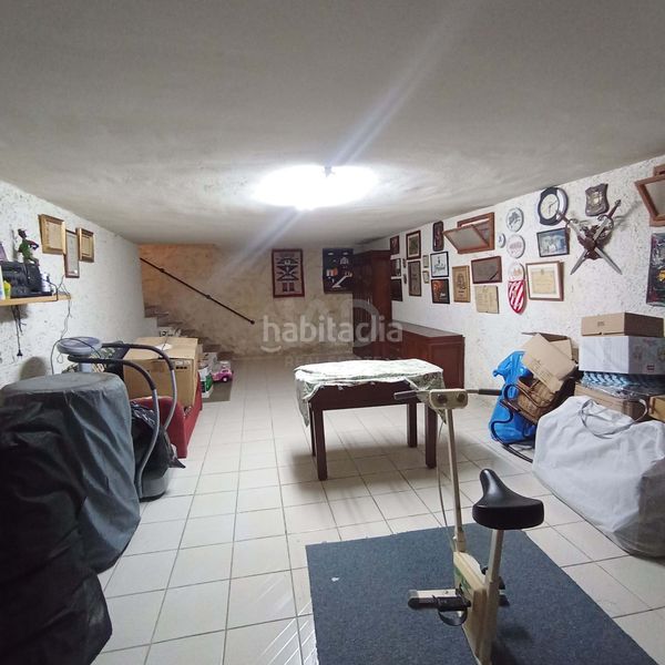 Foto 57b529e1-ae61-4266-8db1-e23eb6a64727. Casa amb calefacció aparcament piscina a Flix