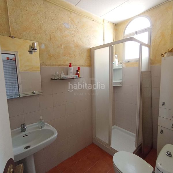 Foto 7717c46e-f89a-457c-a659-afcd4431f72c. Casa amb calefacció aparcament piscina a Flix