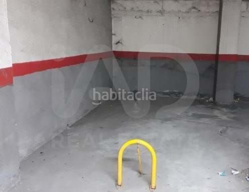 Foto a6078298-668b-473b-a6a9-2bc8a30bb624. Aparcament cotxe a Centre Vendrell (El)