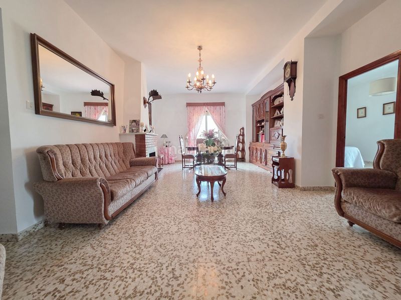 Foto c076ed71-6644-44fb-b12d-7a1fdbda510b. Casa amb calefacció aparcament piscina a Zona de la Vega Antequera