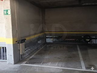 Aparcament cotxe a Avenida de la gavia