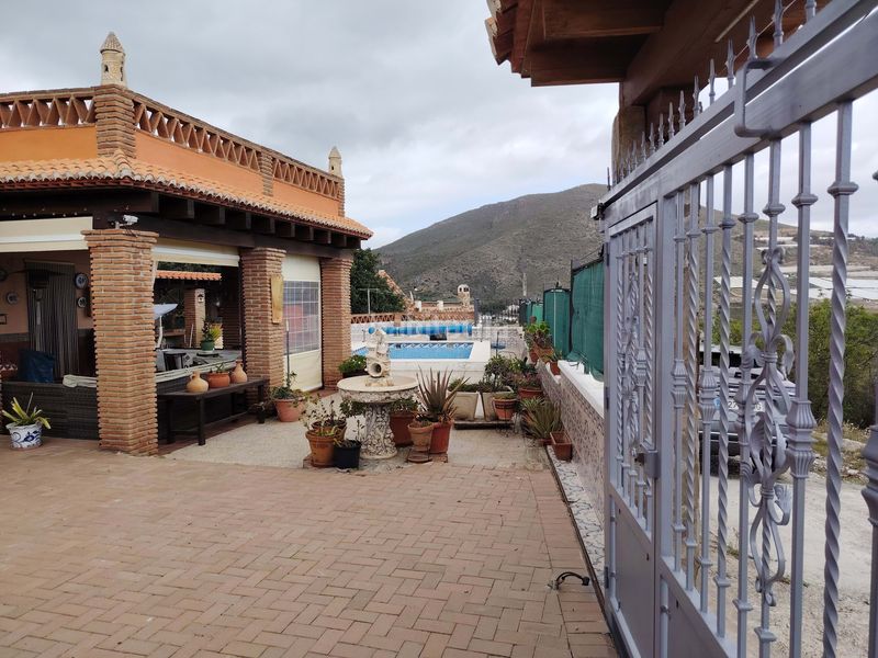 Foto 7f680bfa-1785-42b9-8ec5-400aa6c15a35. Casa amb calefacció a Molvízar
