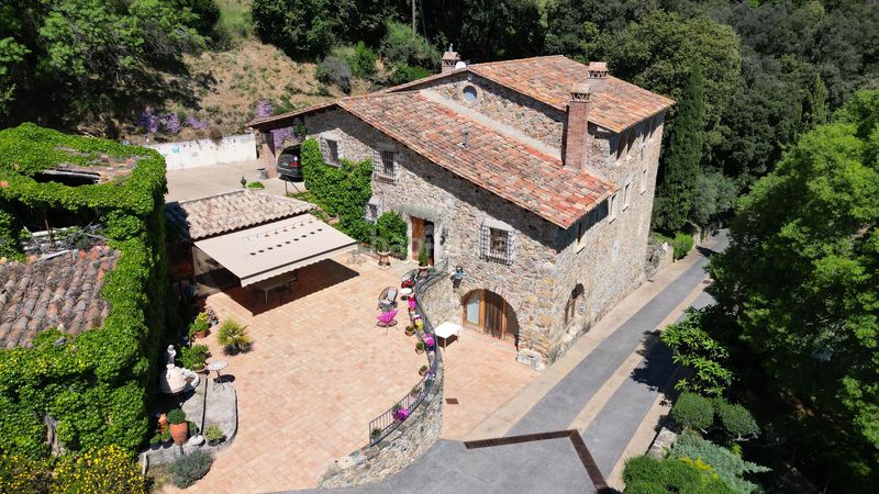 Foto d618c299-40fd-4372-b942-019e7961703d. Masia amb calefacció piscina a Amer