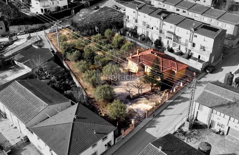 Foto 169ccc01-993d-47c0-a426-0b6b239e184b. Casa amb calefacció aparcament a Vallmoll