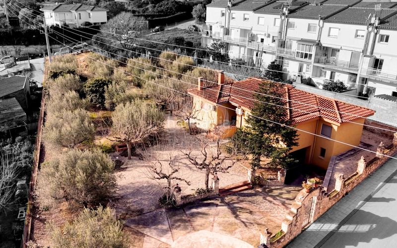 Foto 4671ba90-895c-46ef-82f0-f98d7e79b256. Casa amb calefacció aparcament a Vallmoll