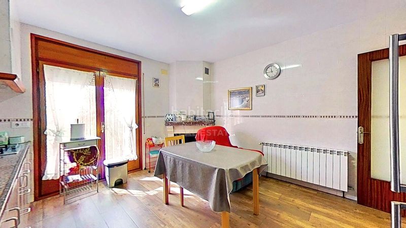 Foto 78f25eda-418c-40cb-b812-cd21a72580f4. Casa amb calefacció aparcament a Vallmoll