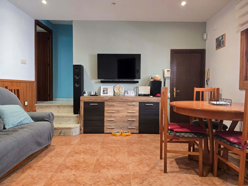 Foto 818f04bd-8499-4428-8774-d7bab9b6aaf9. Edifici a Masllorenç