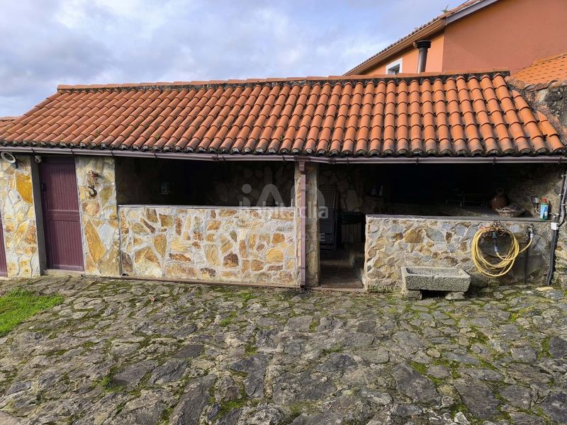 Foto 4e3d0aed-b405-4d60-bc3a-57d49b57cbcc. Casa amb calefacció aparcament piscina a Cerdido