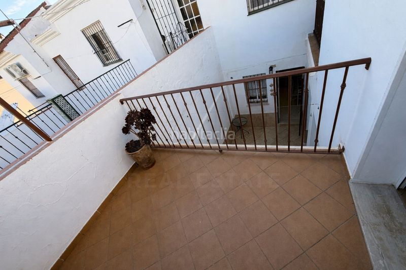 Foto 4091f8e5-06be-4d02-8dc9-c2c40b57181f. Casa pareada en Lepe