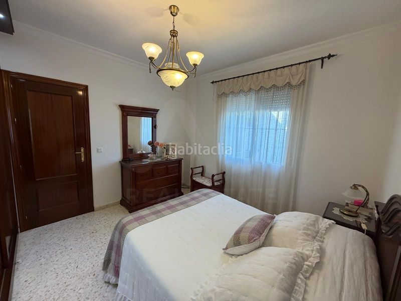 Foto 75a55f9e-6334-49b8-8120-8dfa60f77f80. Casa pareada en Lepe