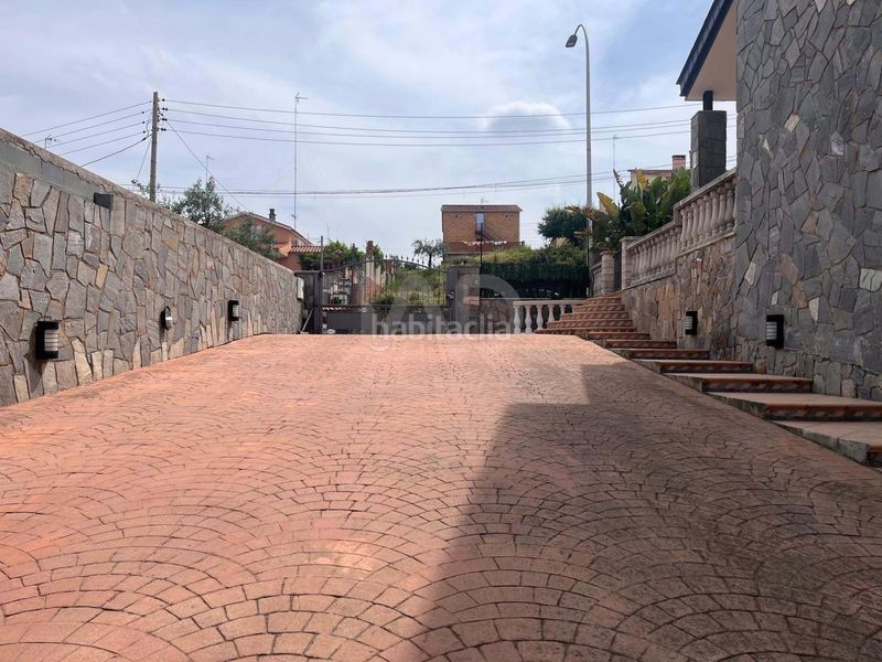 Foto b6079816-b913-49a3-9352-005e1ae07a4a. Casa amb calefacció aparcament a Can Parellada Terrassa