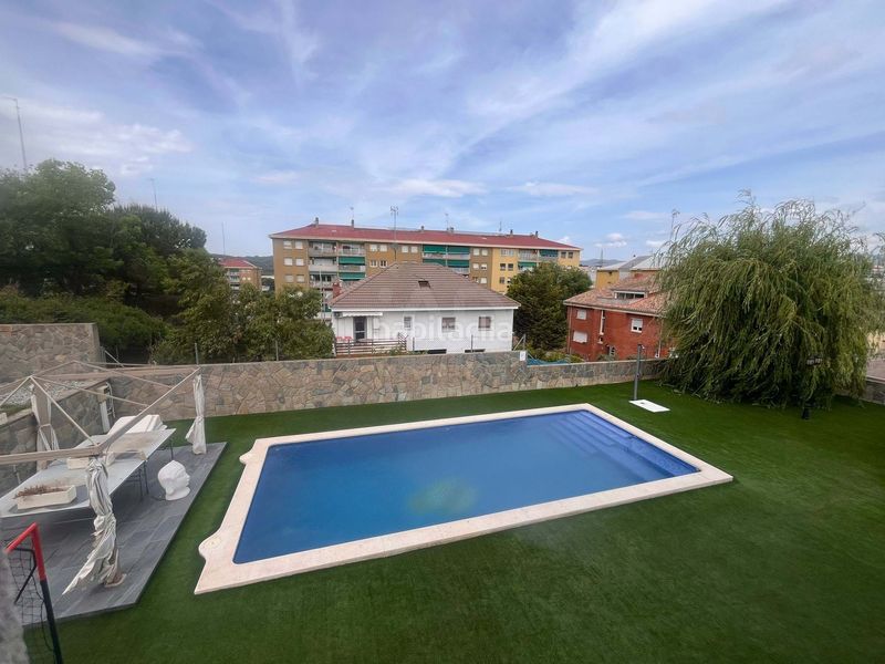 Foto f211867e-0279-40fd-afee-608ef9554ea5. Casa amb calefacció aparcament a Can Parellada Terrassa