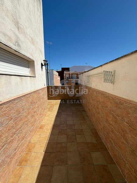 Foto d53b4c51-d176-412f-8108-1340a9976cd7. Casa amb calefacció aparcament a Mengíbar