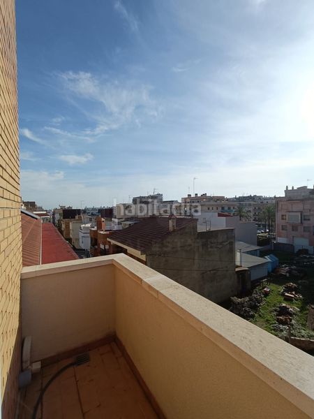 Foto d8afd01b-2c43-4d4d-b1b1-1448c9dd0905. Casa amb aparcament a Ampolla (L´)