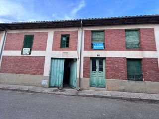 Bauernhof in Villaturiel