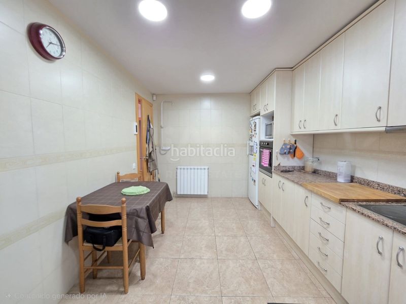 Foto ff51486c-0d3d-4b8f-af9b-c73232e0a7b0. Casa amb calefacció aparcament a costa Cunit - els jardins - els rosers Cunit