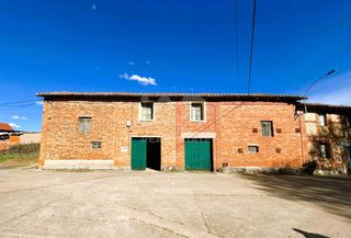 Masia a Villaturiel