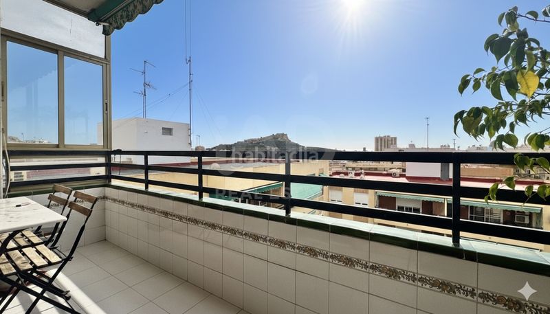 Foto 4d9d1338-e3d9-4d61-b62d-4958688b09e9. Àtic amb calefacció aparcament a Campoamor Alicante