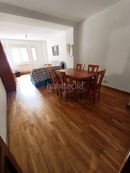 Foto dfb5b8a9-225d-40e5-bd6a-535610cc8d39. Etagenwohnung mit heizung parking in Sahagún