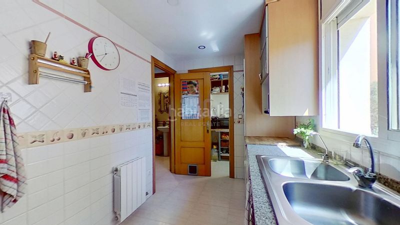 Foto 2336e55f-a98d-442f-a4b2-ba5b7e8834a7. Casa aparellada amb calefacció aparcament a Roda de Barà
