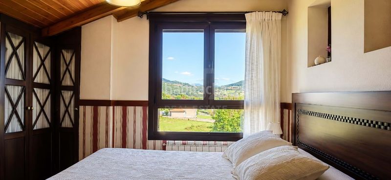 Foto 61aa6fc9-3859-407b-9338-c418e0204a12. Casa amb calefacció aparcament piscina a Ajo Bareyo