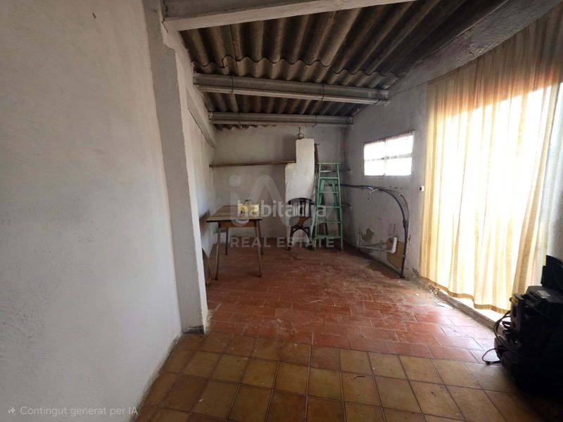 Foto bf249232-c9ea-4986-af92-9823c6217cf2. Masia amb aparcament a Freginals