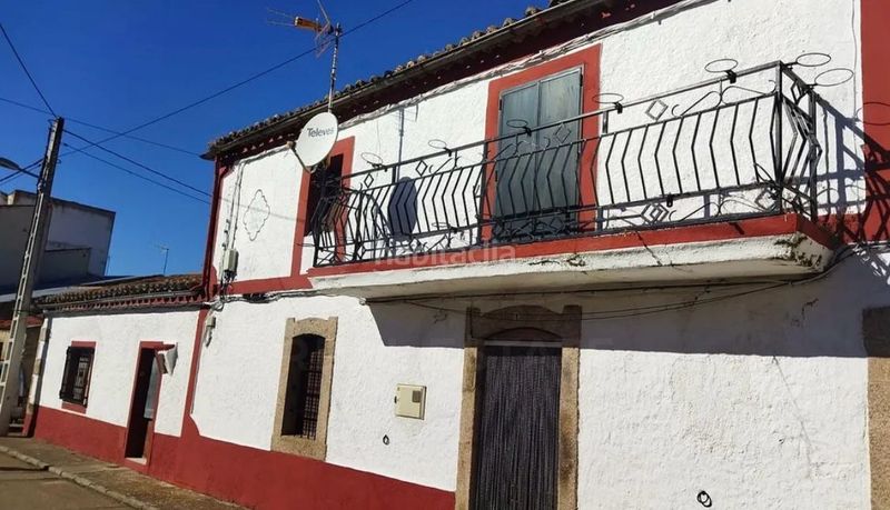 Foto a3a7748a-ee20-4b07-98b2-2a6dae2c5860. Masia amb calefacció a Buenamadre