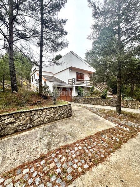 Foto 457db5d3-ea7b-4ba6-9adc-e7f38e325dda. Chalet en Roquetes