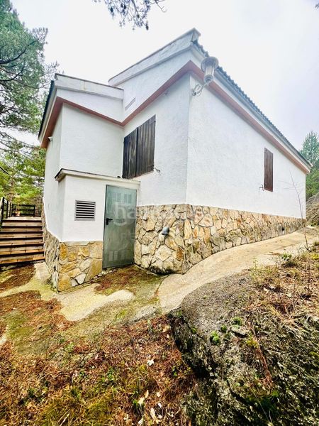 Foto bfaf38f7-1896-44b3-9499-9518806f7aef. Chalet en Roquetes