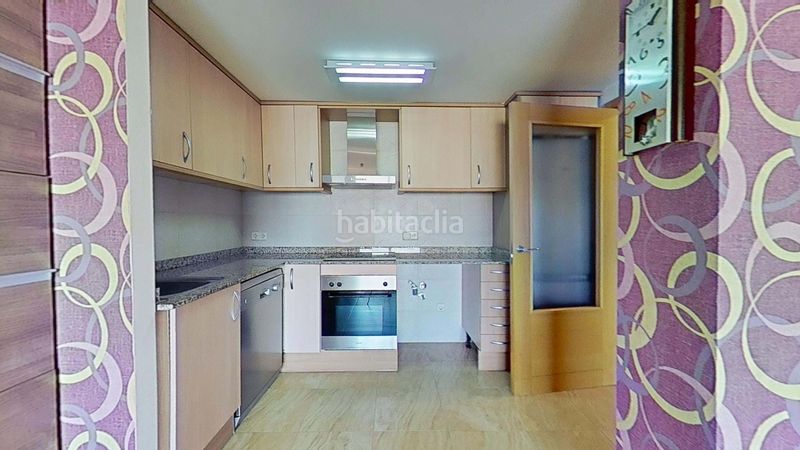Foto f83e90fe-ceed-4566-b258-65122e8fb617. Dúplex amb calefacció aparcament a Deltebre