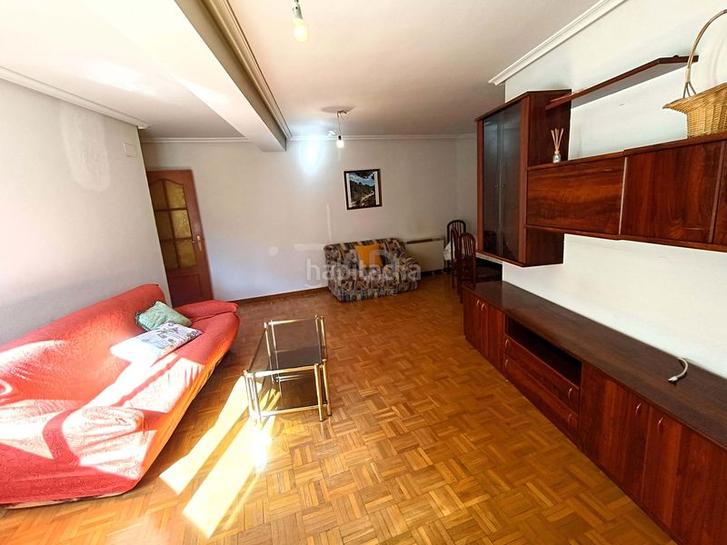 Foto a5ba5545-94a5-4241-a9b9-b0fb67cc2116. Edificio in Sahagún