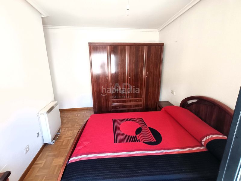 Foto 6cfa90df-186b-4231-8f40-56da6bea7474. Edifici a Sahagún