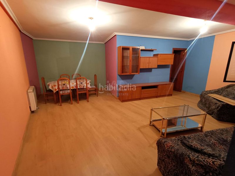 Foto f48807a5-9b15-4e66-b6e0-5567cddfeec3. Edifici a Sahagún