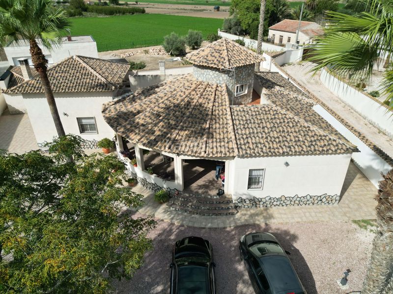 Foto 36cb9c26-effe-4bed-b218-cc38e7a327ba. Casa amb calefacció piscina a Catral