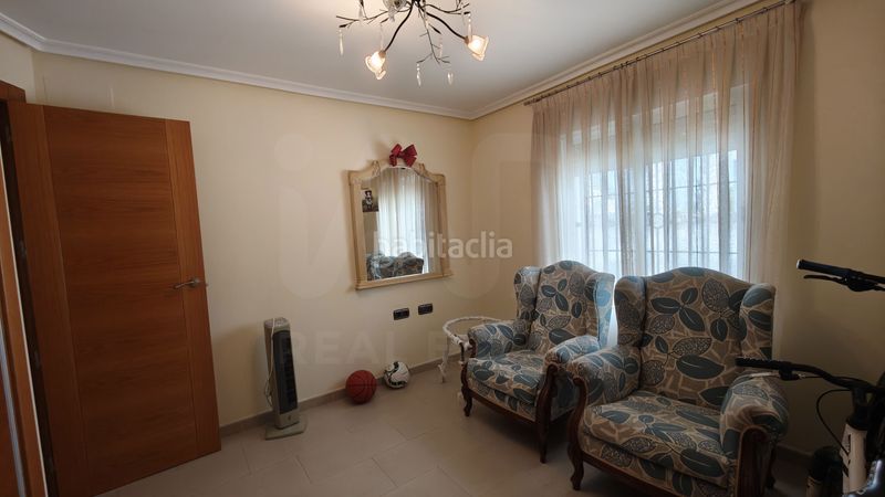 Foto af07ff93-452d-461e-b954-a34648852130. Casa amb calefacció piscina a Catral