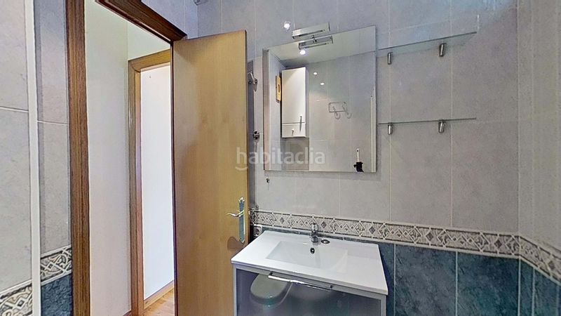 Foto d2044a83-6655-465e-86db-650185455204. Pis amb calefacció aparcament a El Camp de l´Arpa del Clot Barcelona